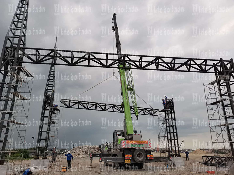 Shaoxing West Expressway toll station ceiling project steel structure installation