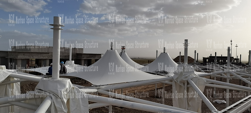 Construction of the main steel structure in Zone A of the Membrane Structure Project in Chaka Scenic Area (Phase II) is completed, and the installation of the membrane structure begins Construction of the main steel structure in Zone A of the Membrane Structure Project in Chaka Scenic Area (Phase II) is completed, and the installation of the membrane structure begins