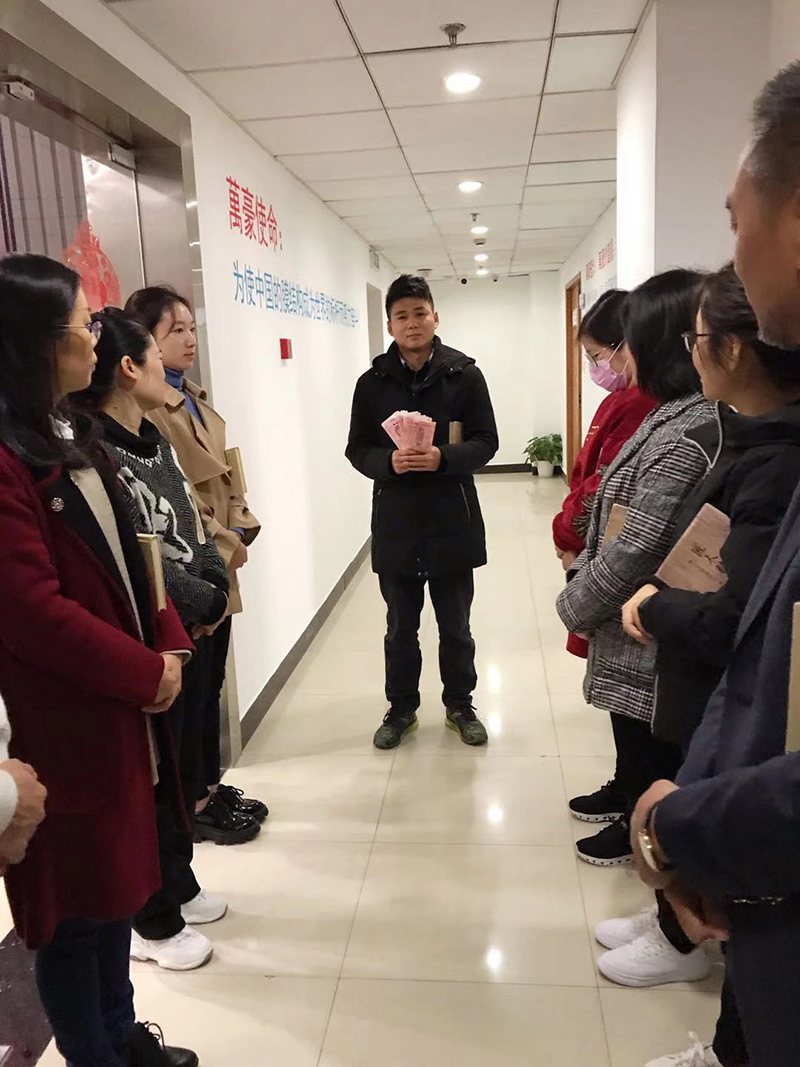 Wanhao space structure benefits: cash rewards for outstanding employees who work hard Wanhao space structure benefits: cash rewards for outstanding employees who work hard