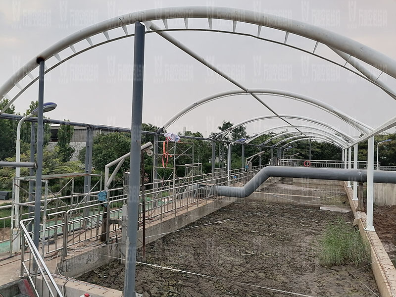 The first-stage oxidation ditch sealing upgrade and renovation project of Bozhou Sewage Treatment Plant is under construction The first-stage oxidation ditch sealing upgrade and renovation project of Bozhou Sewage Treatment Plant is under construction