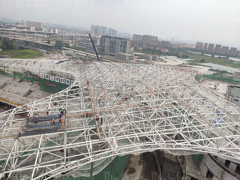 The steel structure of the membrane structure project of the Hangzhou Asian Games baseball (soft) ball sports and cultural center is being installed The steel structure of the membrane structure project of the Hangzhou Asian Games baseball (soft) ball sports and cultural center is being installed