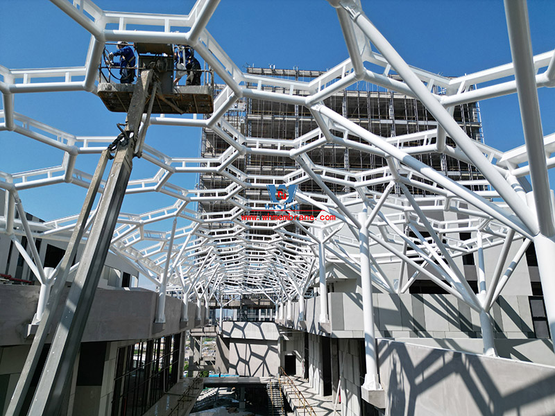 Mechanical aesthetic expression of steel structure in architectural art Mechanical aesthetic expression of steel structure in architectural art