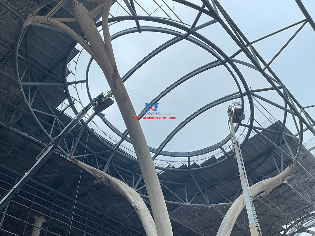 Chongqing East Railway Station is full of regional elements and cultural characteristics