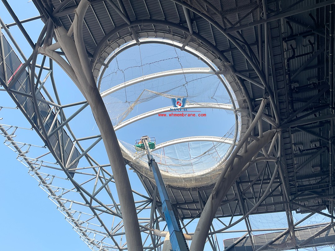 Speed up, ETFE air pillow membrane structure skylight is under hot construction and installationChongqing East Railway Station is a pilot project of city-station integration and a high-speed railway hub of city-station integration. The architectural form compares 