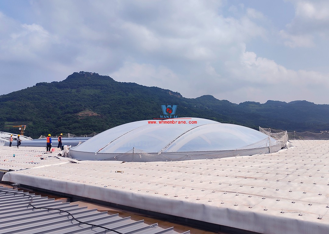 Speed up, ETFE air pillow membrane structure skylight is under hot construction and installationChongqing East Railway Station is a pilot project of city-station integration and a high-speed railway hub of city-station integration. The architectural form compares 