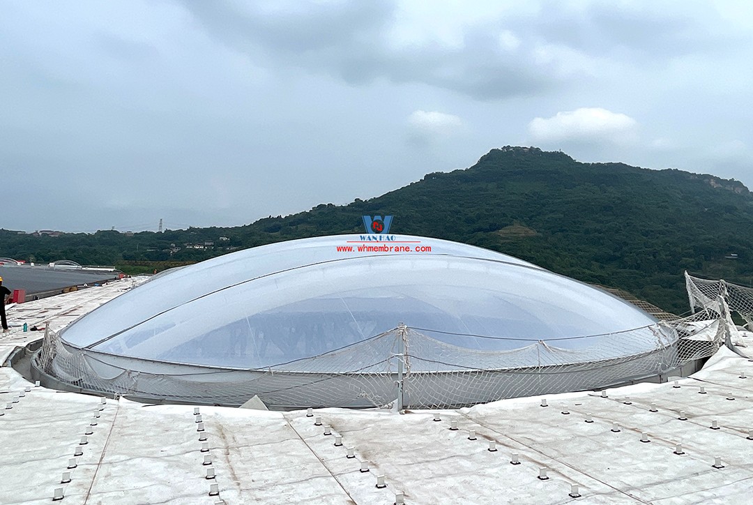 Speed up, ETFE air pillow membrane structure skylight is under hot construction and installationChongqing East Railway Station is a pilot project of city-station integration and a high-speed railway hub of city-station integration. The architectural form compares 