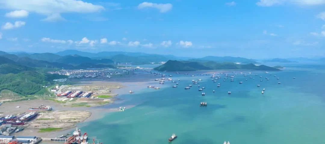 Tongzhao fishing port quality improvement project began construction in Fenghua District