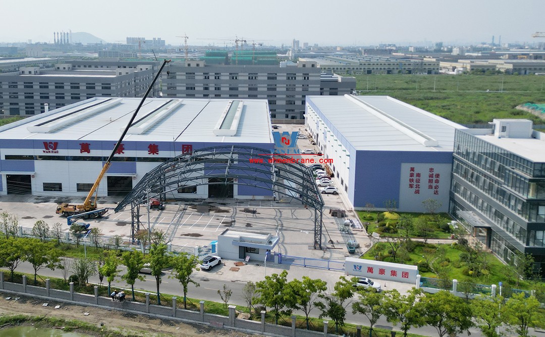 The Australian Hope Island Tennis Center PTFE membrane roof is fully under construction