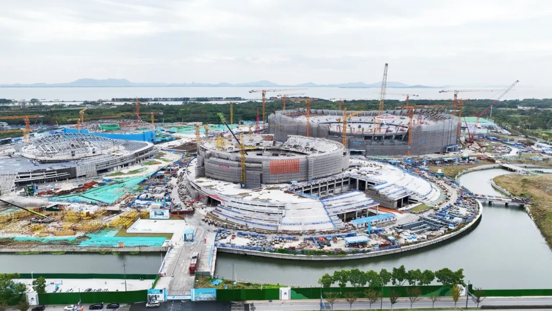 Egrets fly, butterflies fly | This item refreshes the progress bar