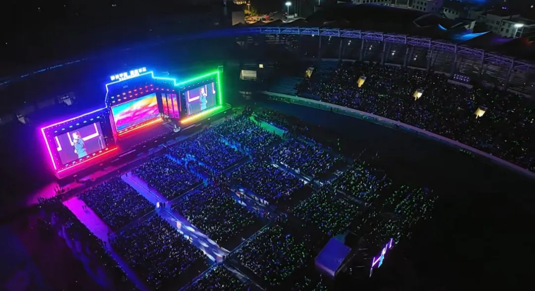 Pingyang Sports Center Stars Concert! More than 10,000 people watching, the scene hot High singing!