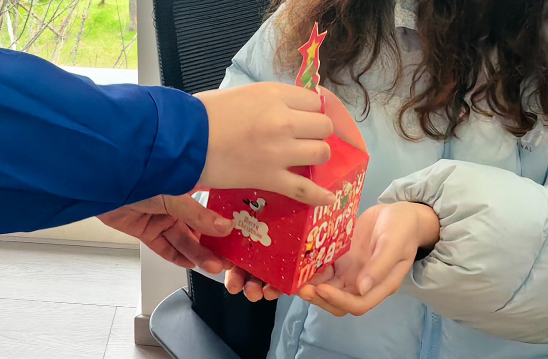 Care for employees, love in Wanhao| warm Christmas Eve, pass 