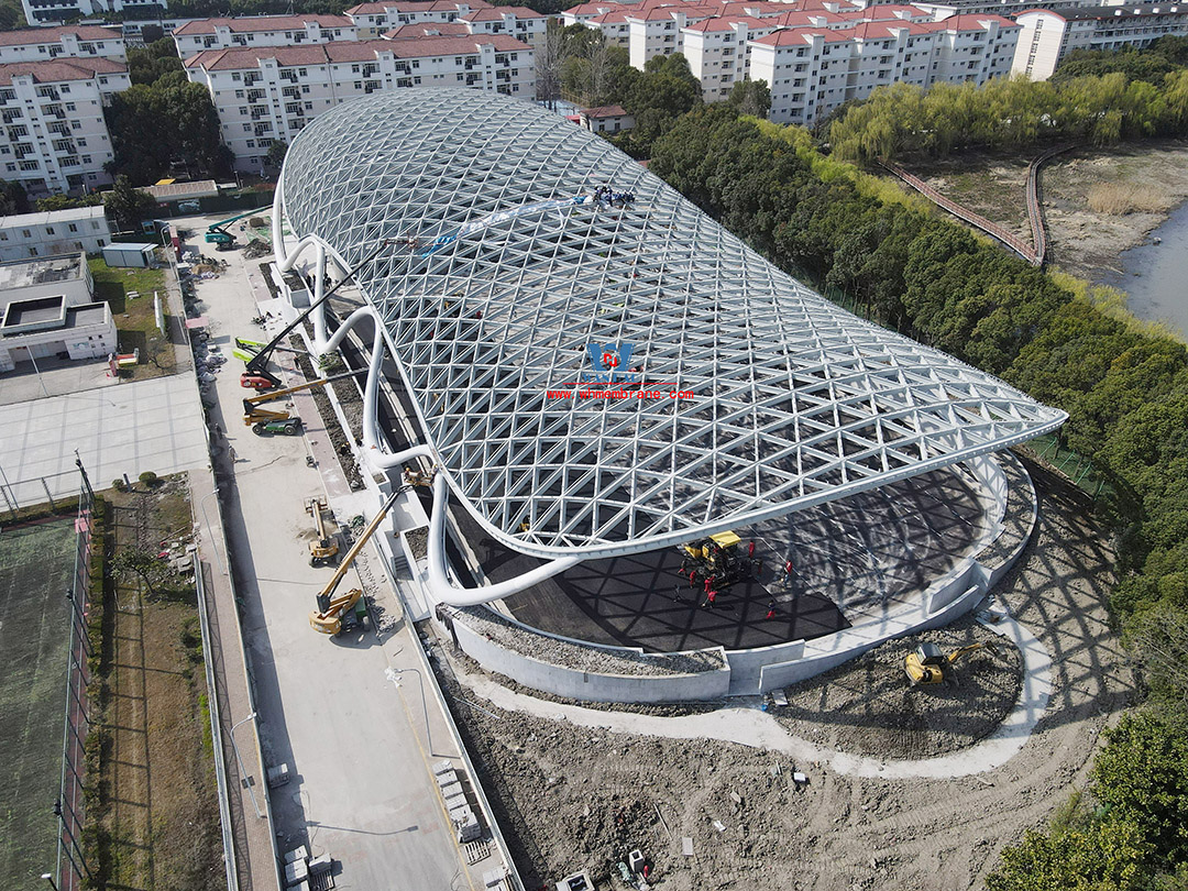 The rhythmic beauty of steel structure hyperbolic reticulated shell
