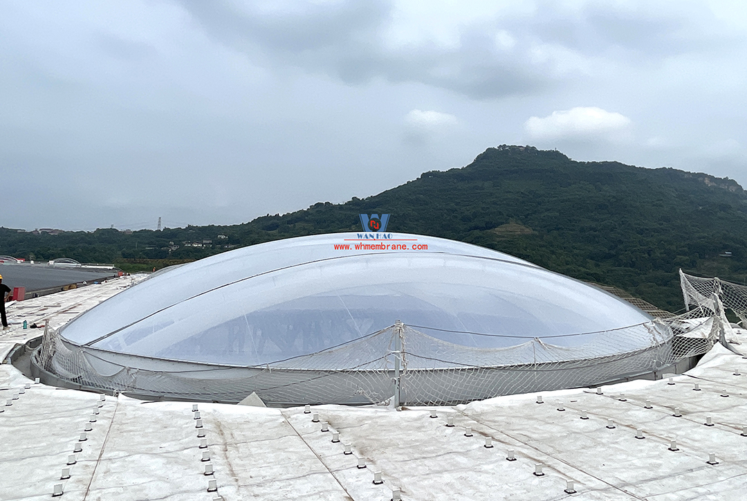 Speed up, ETFE air pillow membrane structure skylight is under hot construction and installationChongqing East Railway Station is a pilot project of city-statio