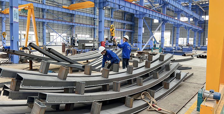 هيكل فولاذي فضائي