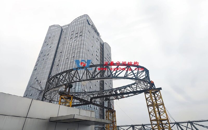 مشروع المظلة السقفية التجارية ذات الهيكل الفولاذي وغشاء ETFE للقطعة رقم 6 من ميدان مينغيو