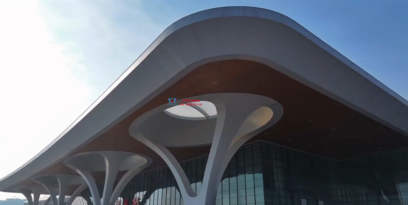 المظلة المستقبلية المصنوعة من مادة ETFE في | محطة سكة حديد تشونغتشينغ الشرقية