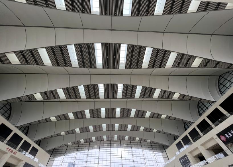 مشروع هيكل غشاء المعرض في مركز المعارض والمؤتمرات الدولي جزيرة الحمراء